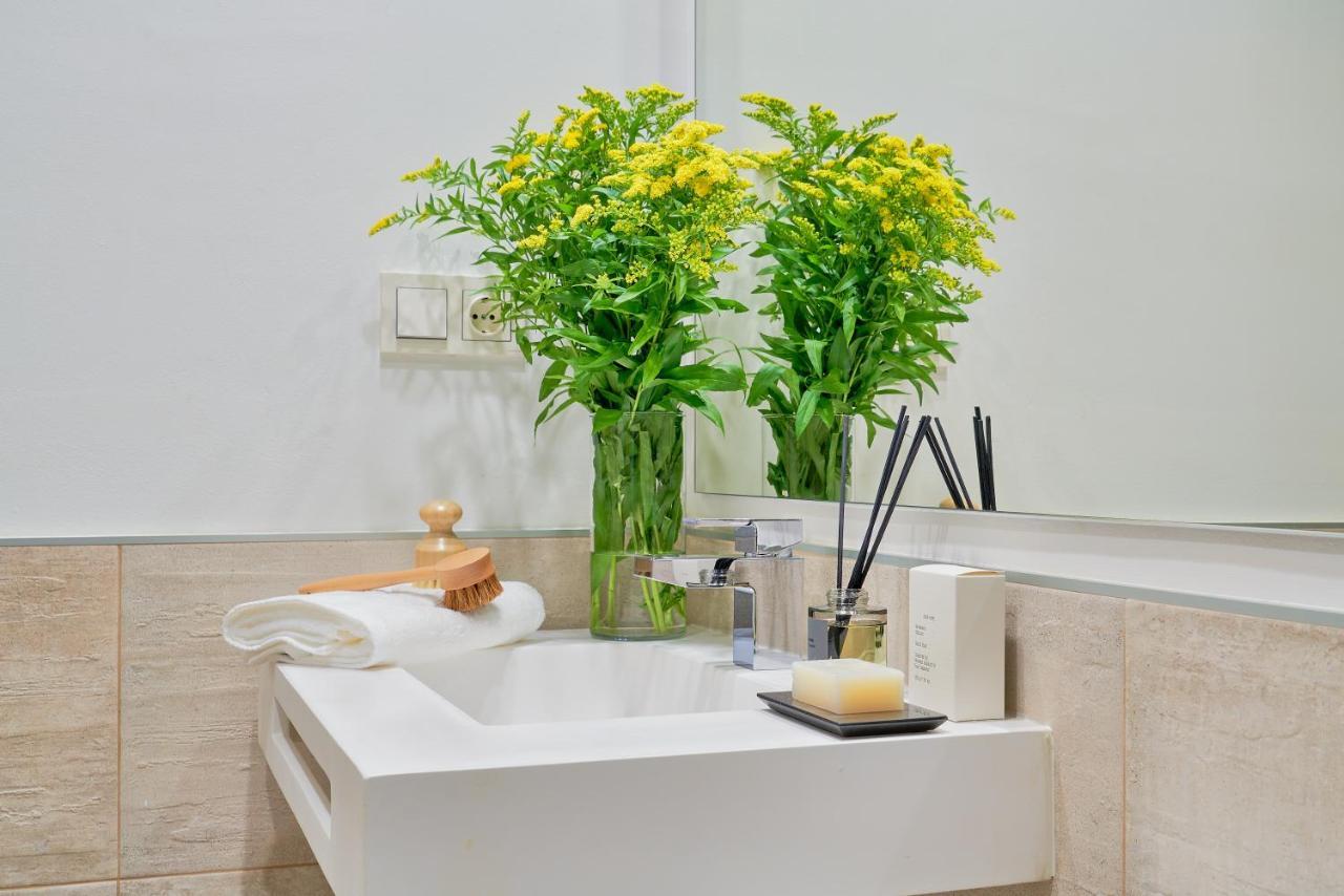 Iloftmalaga Plaza Del Teatro II & III Apartman Kültér fotó